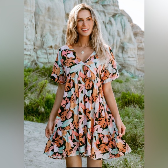 Cupshe Tropical Leaf Short Sleeve Flounce Hem Mini Sun Dress Womens Medium NWT - Picture 1 of 7